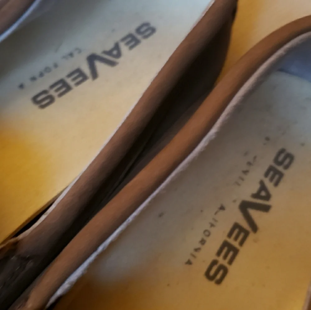 SeaVees leather boating shoes 12